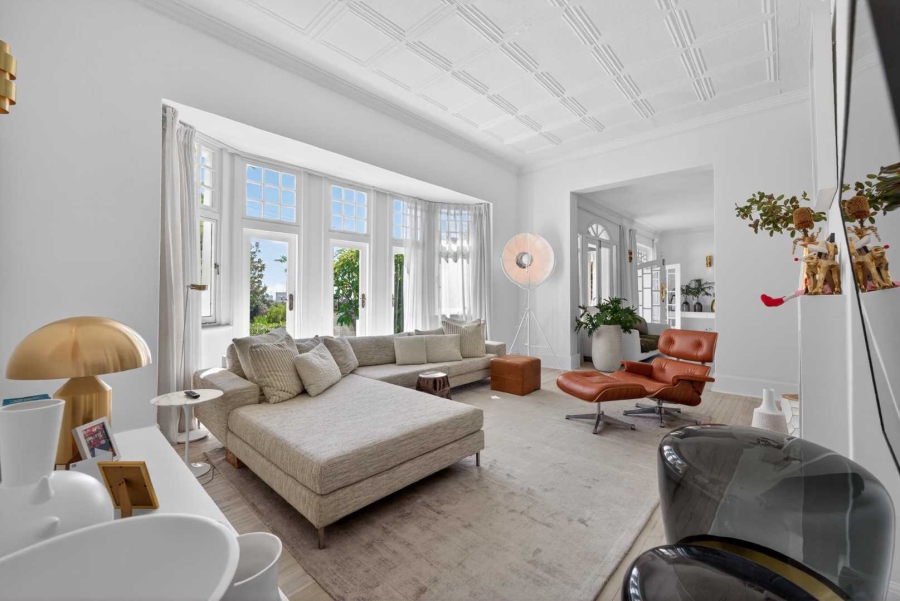 4 Bedroom Property for Sale in Oranjezicht Western Cape